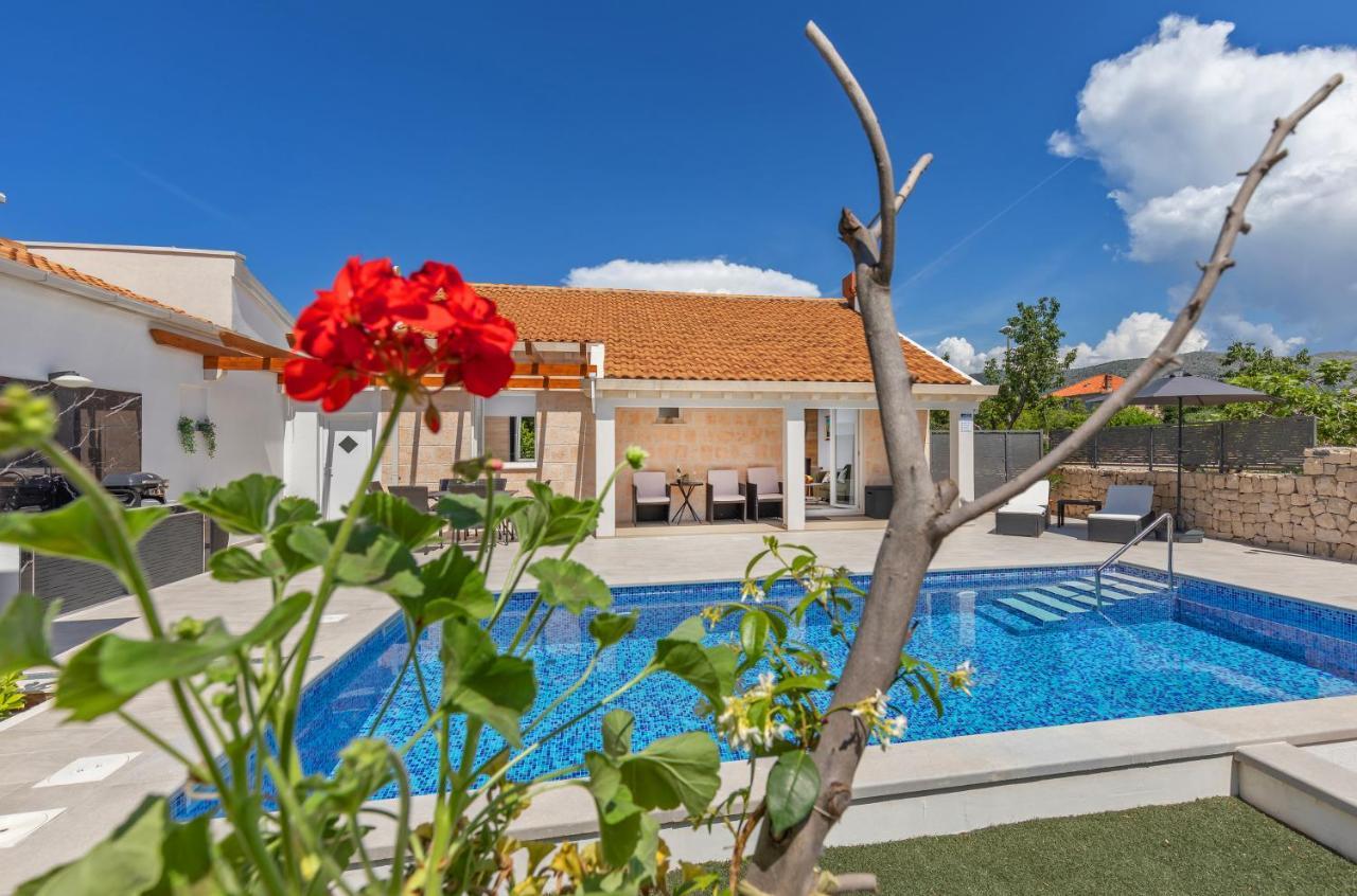 Apartment Holiday Home Doma, Cilipi Near Dubrovnik Экстерьер фото